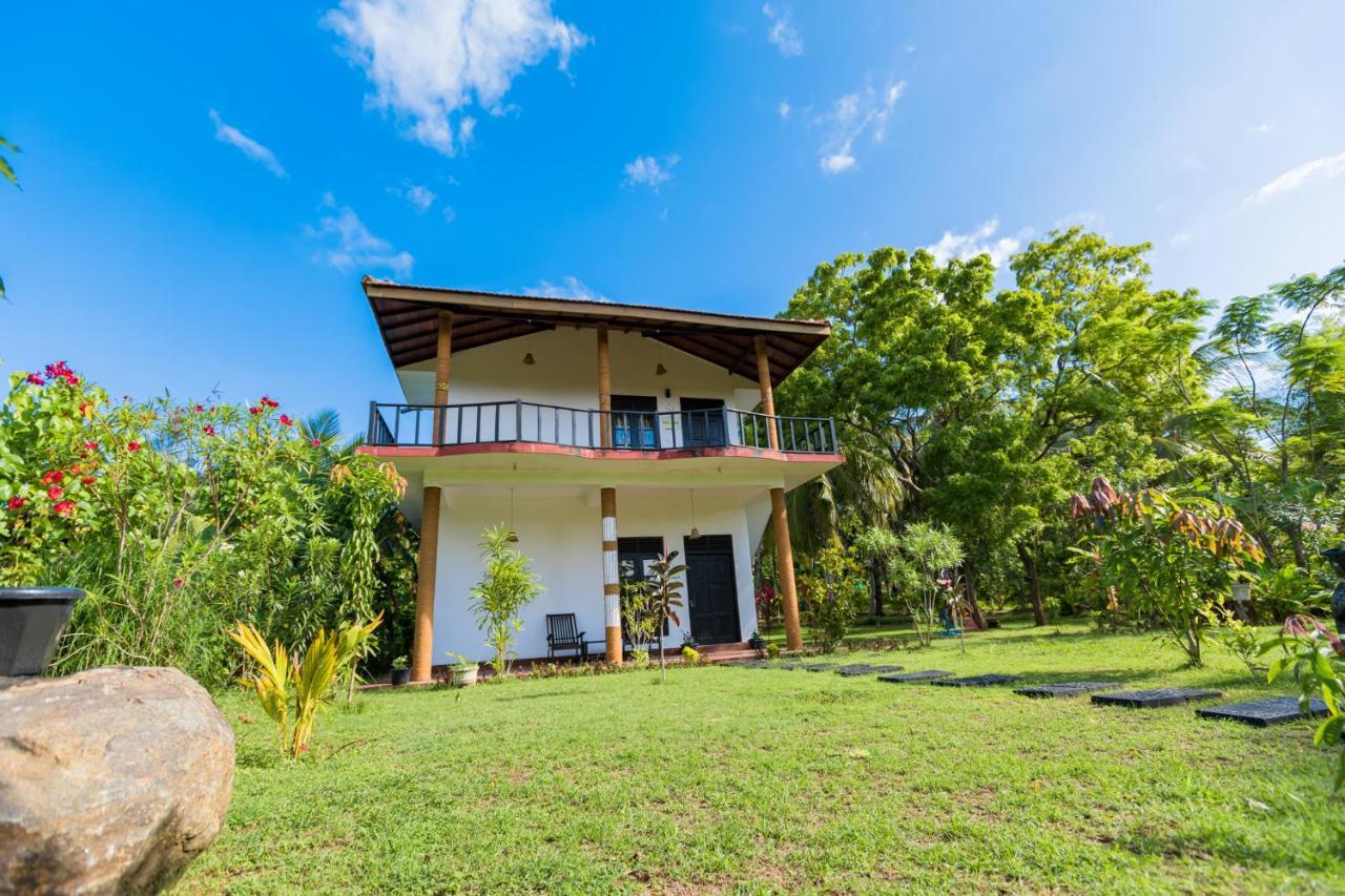 Rock Violet Lakefront Cabanas & Restaurent Tangalle Exterior foto