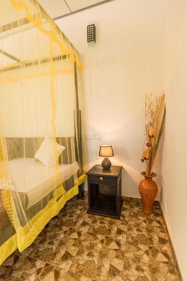 Rock Violet Lakefront Cabanas & Restaurent Tangalle Exterior foto